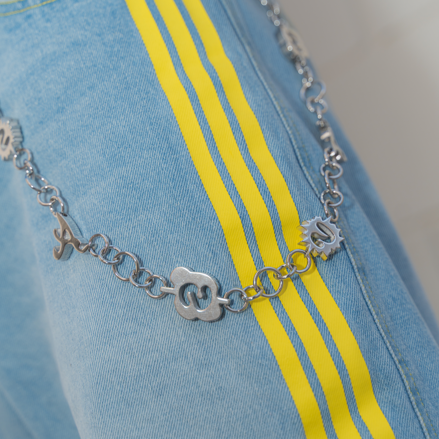 Boxed & Bold WALLET CHAIN