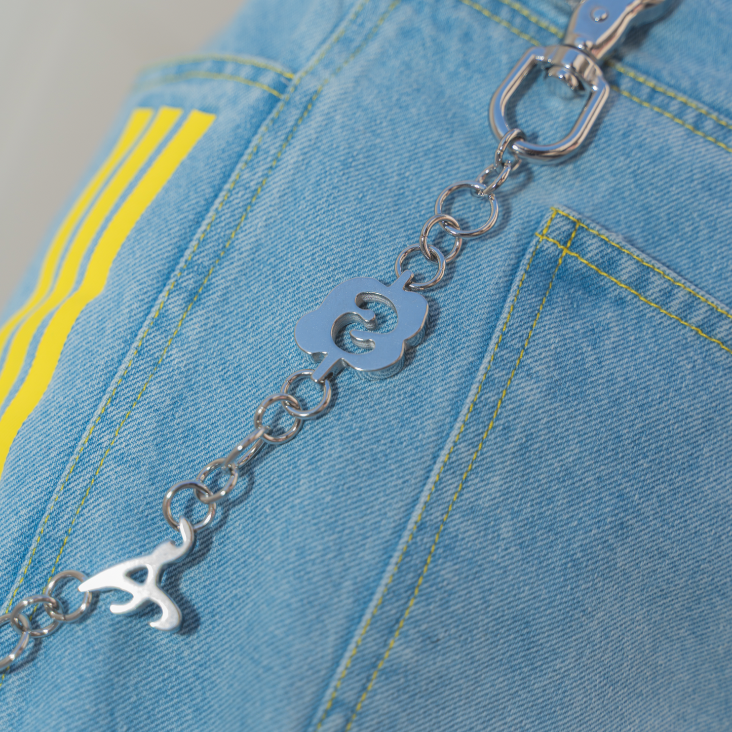 Boxed & Bold WALLET CHAIN
